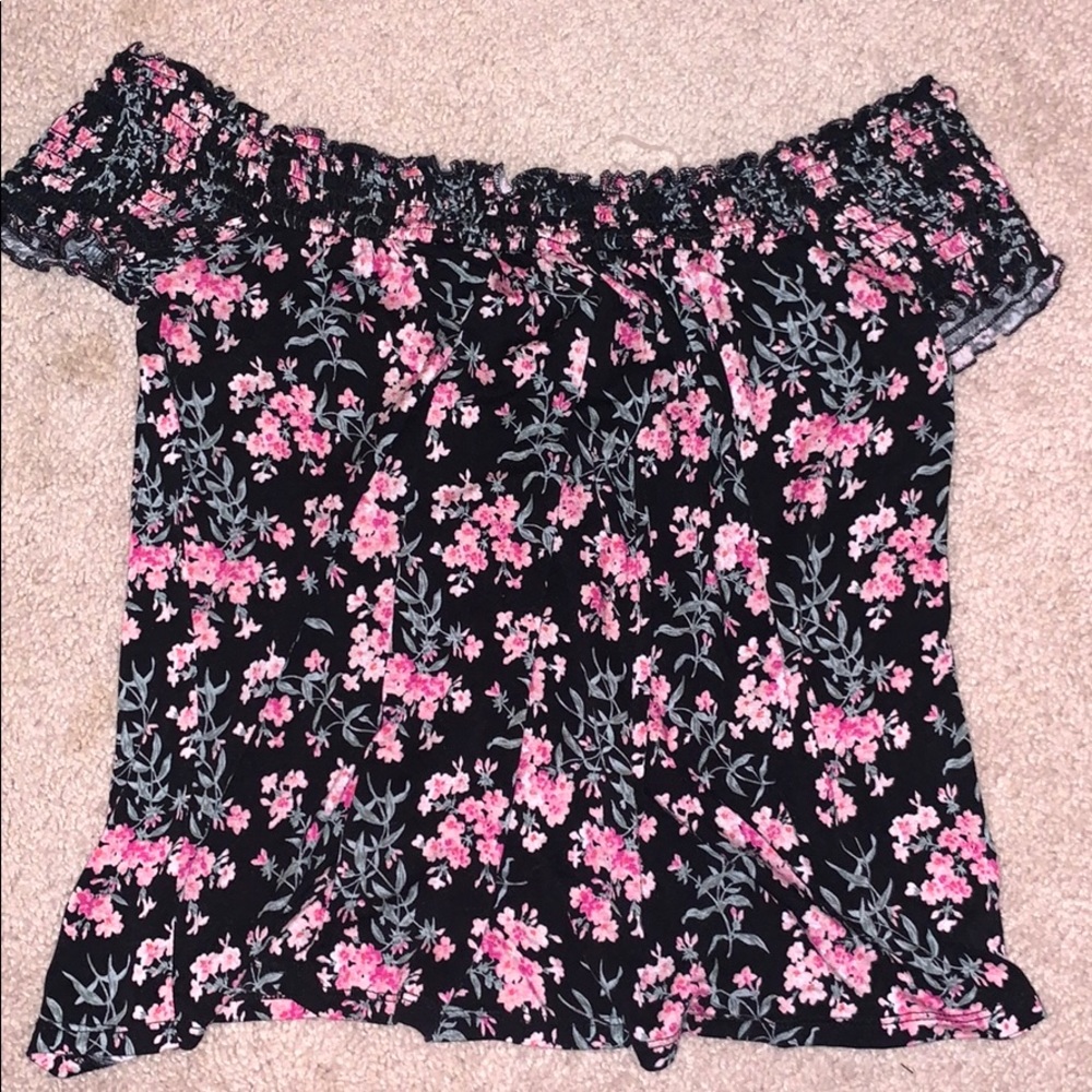 Sleeveless flower shirt